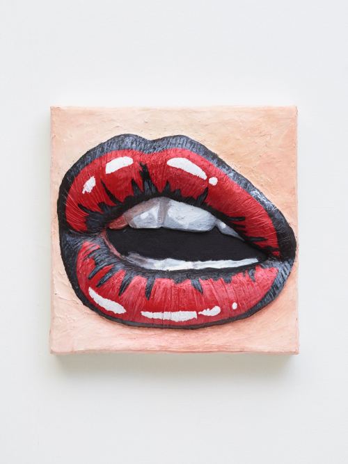 Gina Beavers, Small Pop Lip, 2018. Acrylic on canvas on panel, 16 x 16 in, 41 x 41 cm